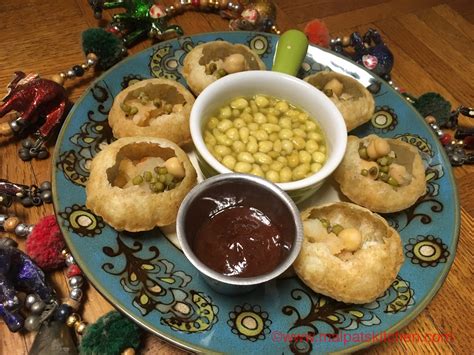  Pani Puri: Acı Soslu Çıtırtılı Bir Lezzet Şöleni mi?