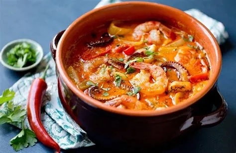  Moqueca: Uma Sinfonia de Sabores Tropicais e Cremosidade Inigualável!